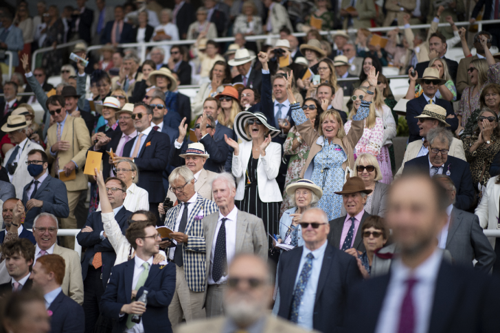 Goodwood race fans